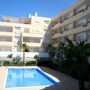 C02 - Luxury 3 Bed With Pool View Apartment